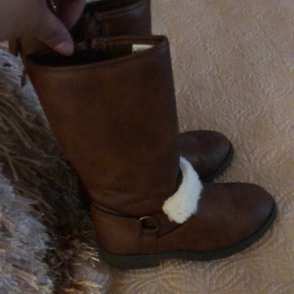 Boots - Picture 2 of 4